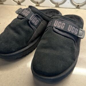 Men’s UGG slippers 10